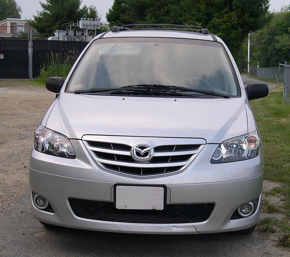 マツダ MPV 2代目 の正面写真