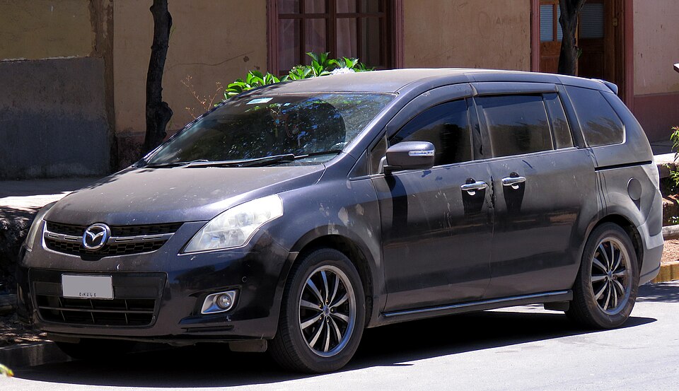 マツダ MPV 3代目 の外観写真