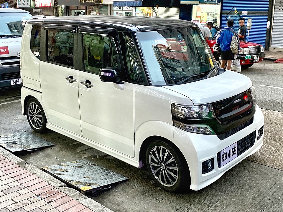 ホンダ N-BOX 初代 の外観写真