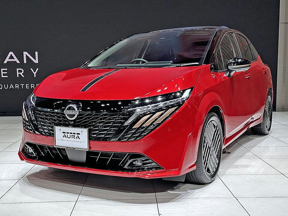 日産 ノート オーラ 初代 の正面写真