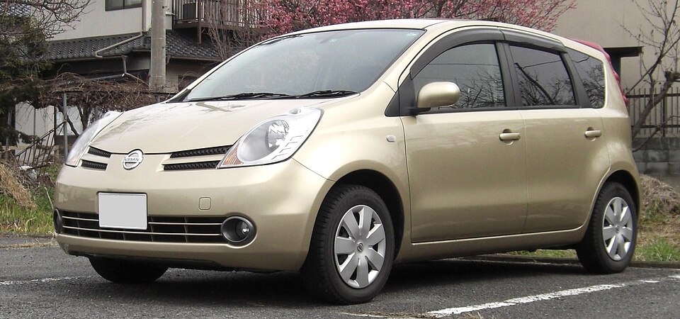 日産 ノート 初代 の外観写真