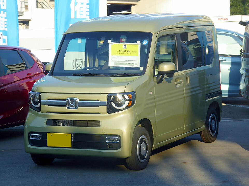 ホンダ N-VAN 初代 の正面写真