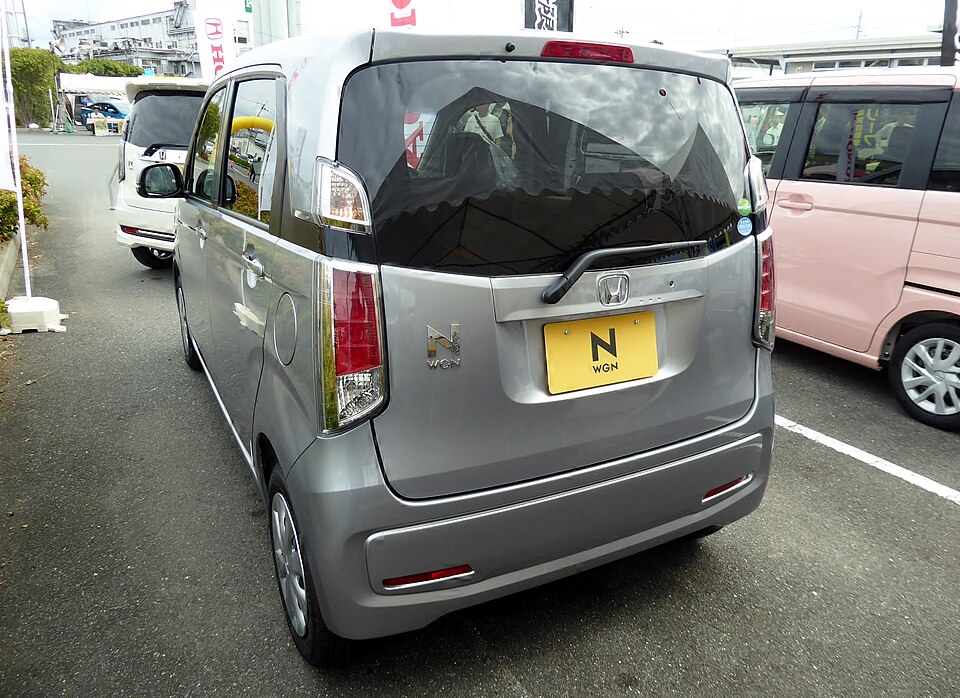ホンダ N-WGN 初代 の後方写真