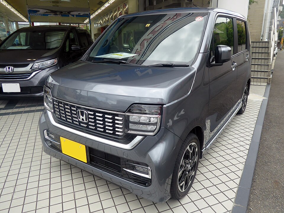 ホンダ N-WGN 2代目 前期 カスタム の正面写真