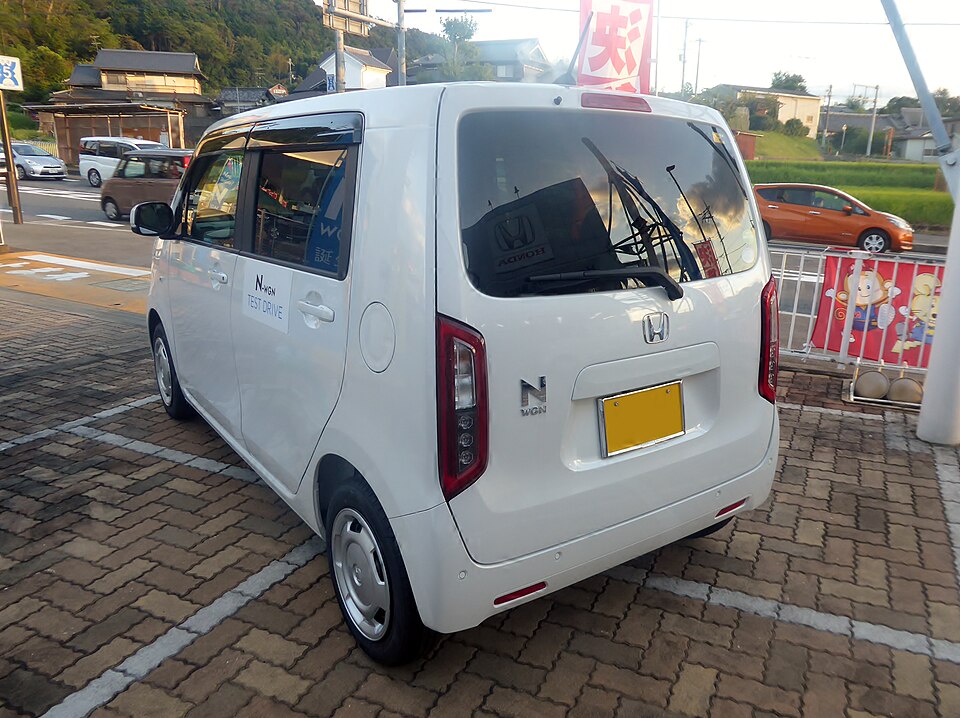 ホンダ N-WGN 2代目 の後方写真