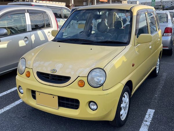 プレオ 初代 の正面写真