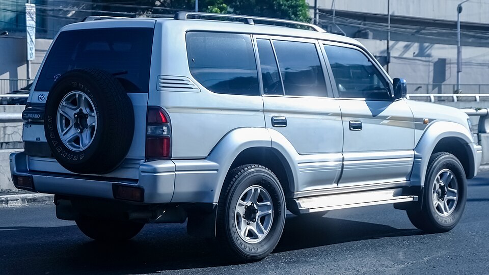 トヨタ ランドクルーザー プラド 90系 の外観写真