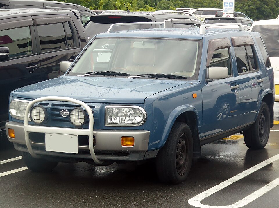 日産 ラシーン 初代 の正面写真