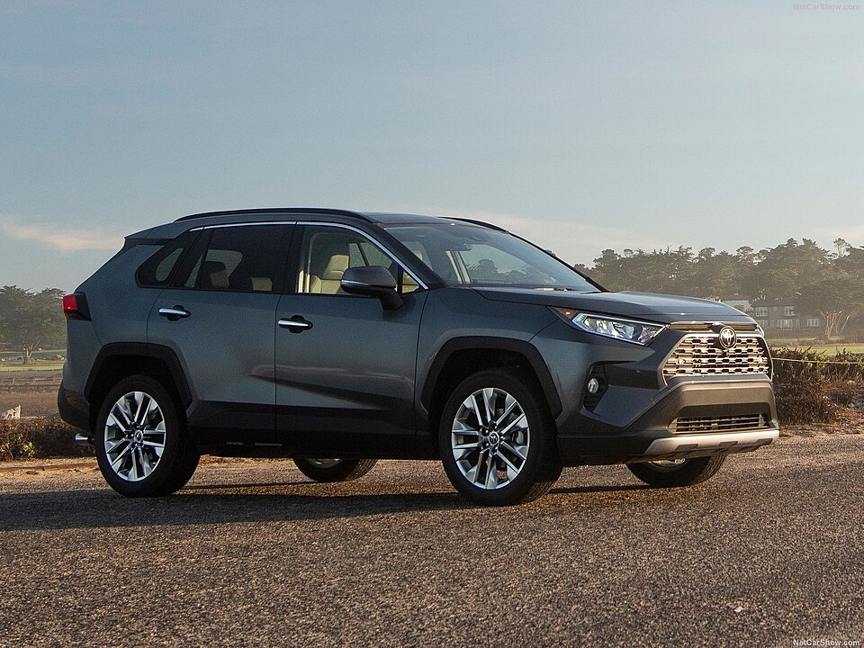トヨタ RAV4 5代目 の外観写真