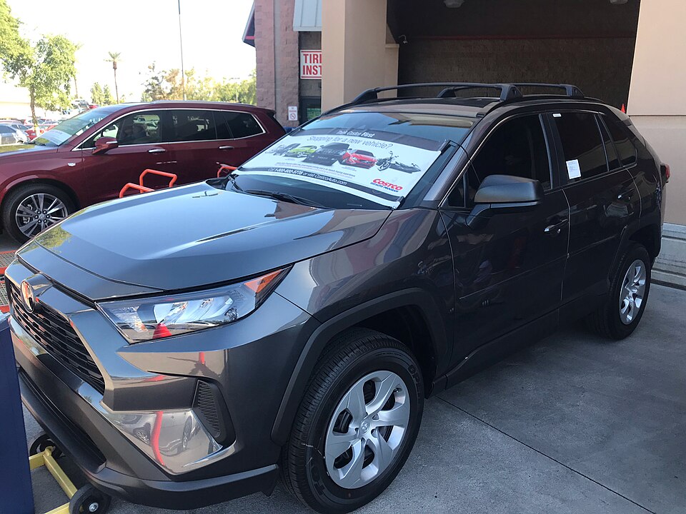 トヨタ RAV4 5代目 の外観写真