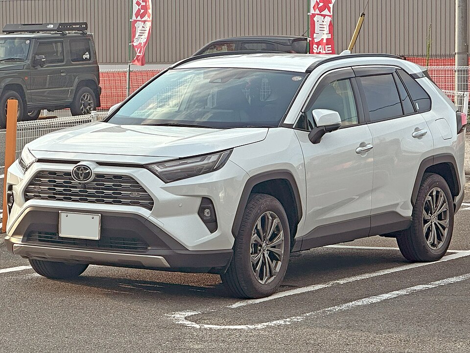 トヨタ RAV4 5代目 の正面写真