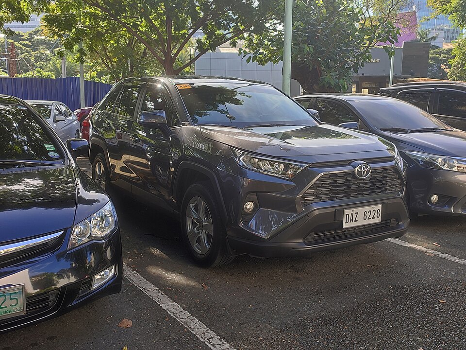 トヨタ RAV4 5代目 の外観写真