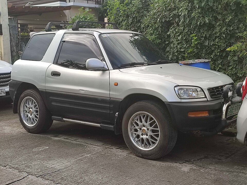 トヨタ RAV4 初代 の外観写真