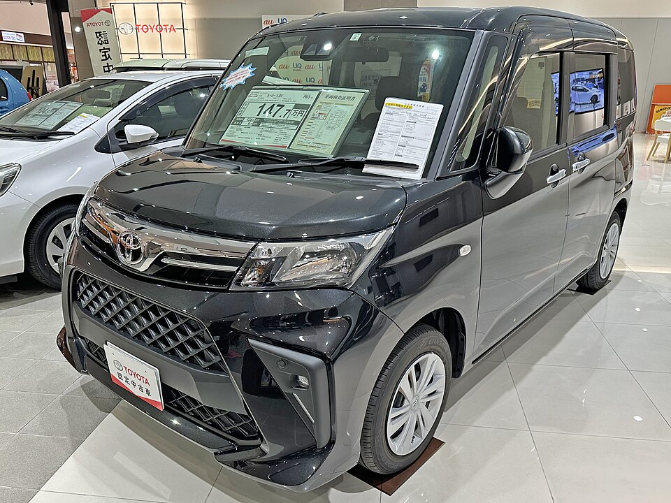 トヨタ ルーミー 初代 の正面写真