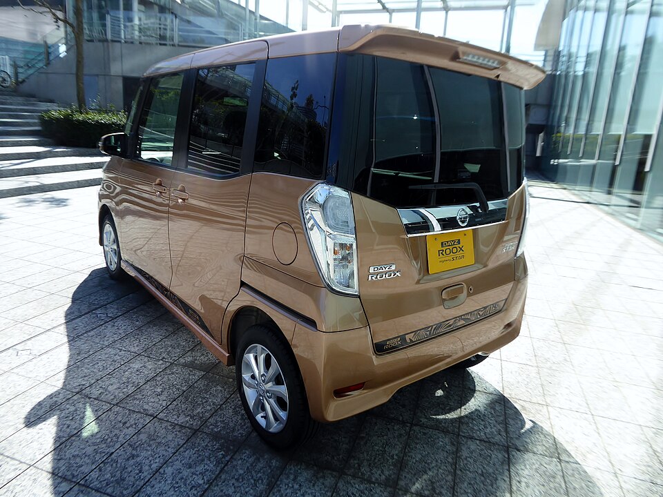 日産 ルークス 2代目 ハイウェイスター の後方写真