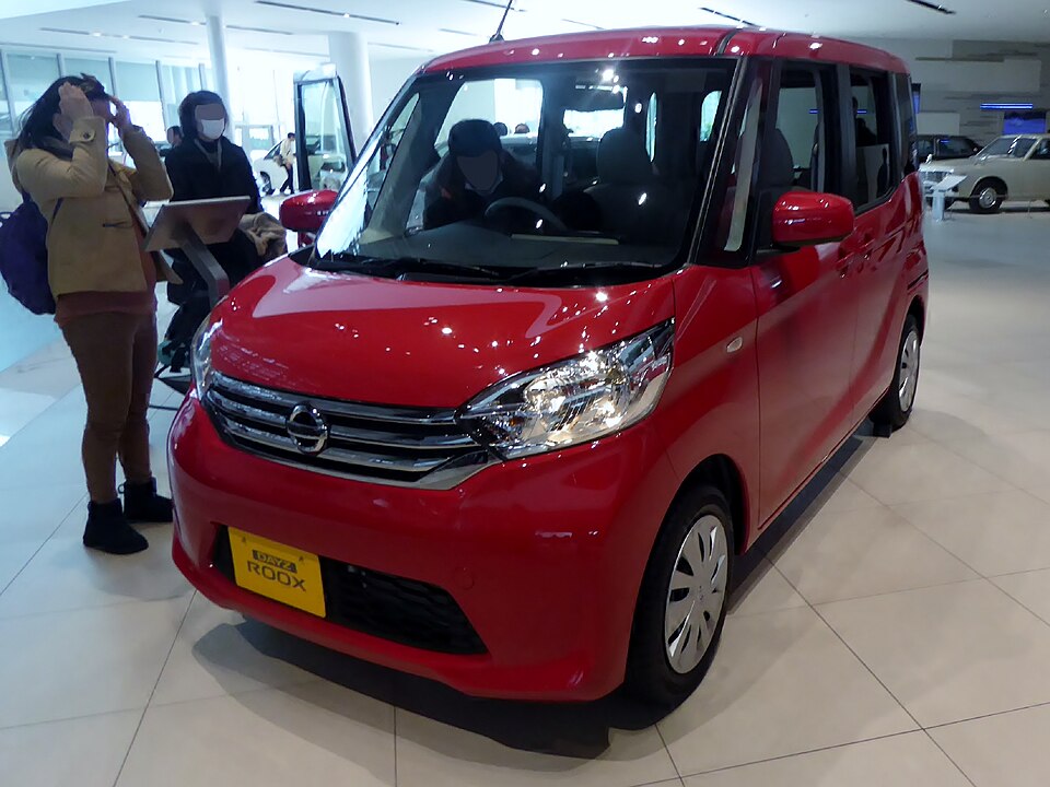 日産 ルークス 2代目 の正面写真