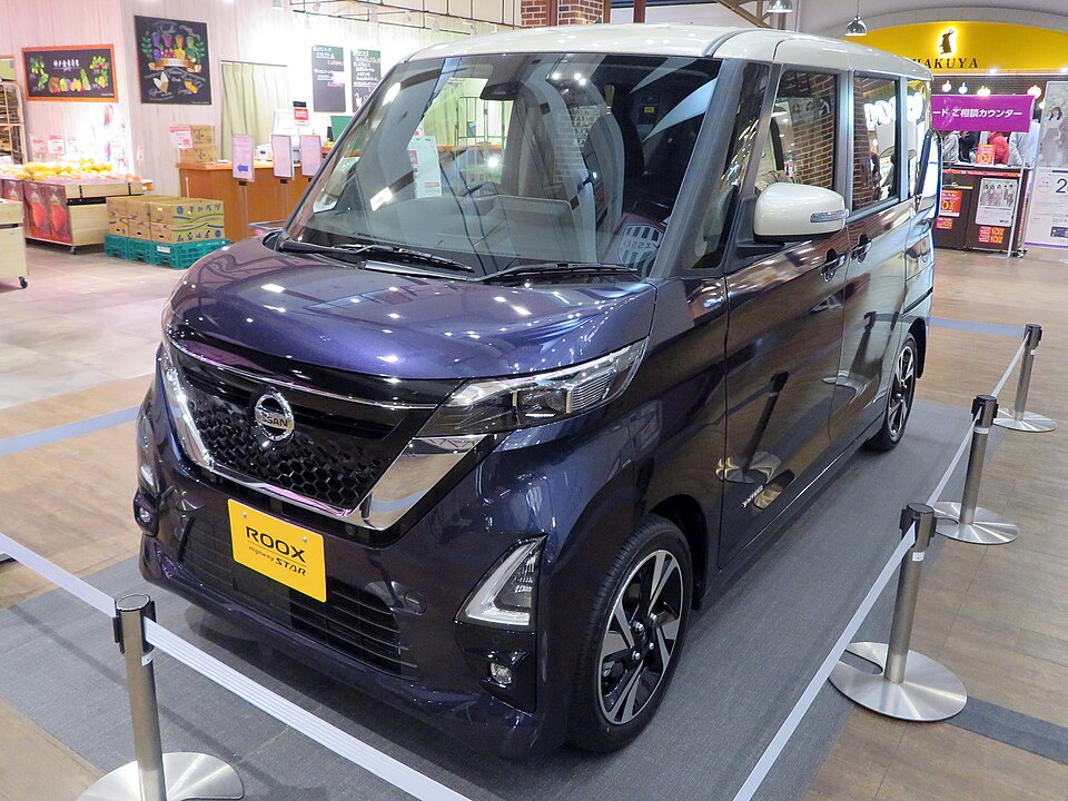日産 ルークス 3代目 前期 ハイウェイスター の正面写真
