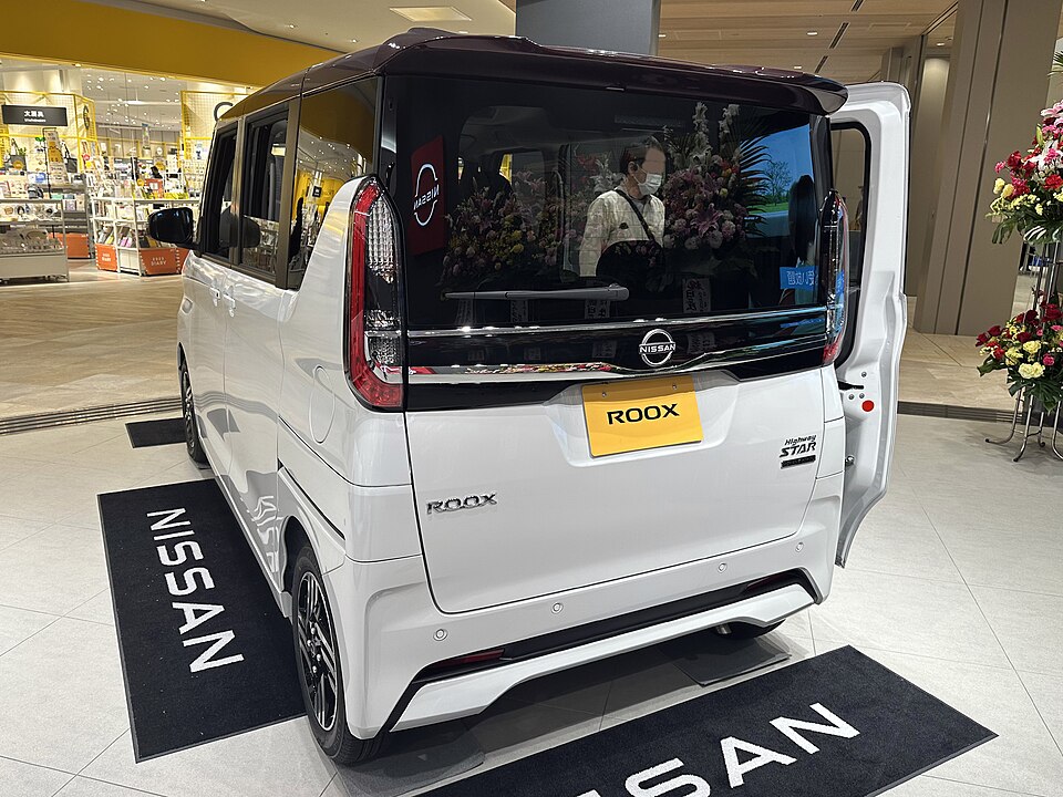 日産 ルークス 3代目 前期 ハイウェイスター の後方写真