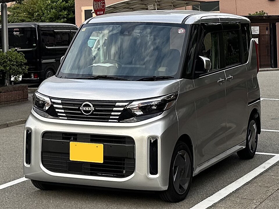 日産 ルークス 3代目 前期 の正面写真