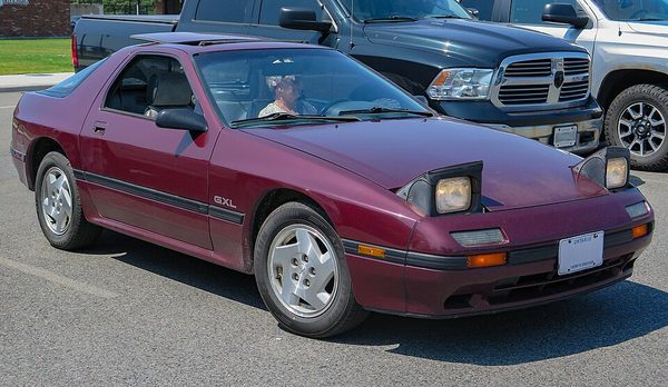 RX-7 2代目 の斜め前写真
