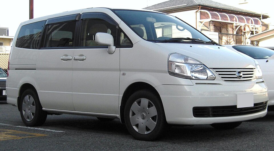 日産 セレナ 2代目 の外観写真