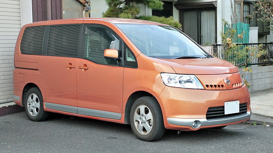 日産 セレナ 3代目 の外観写真