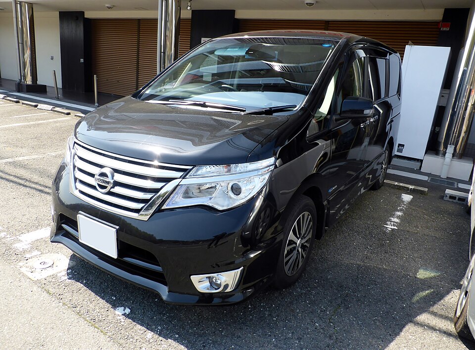 日産 セレナ 4代目 後期 ハイウェイスター の正面写真