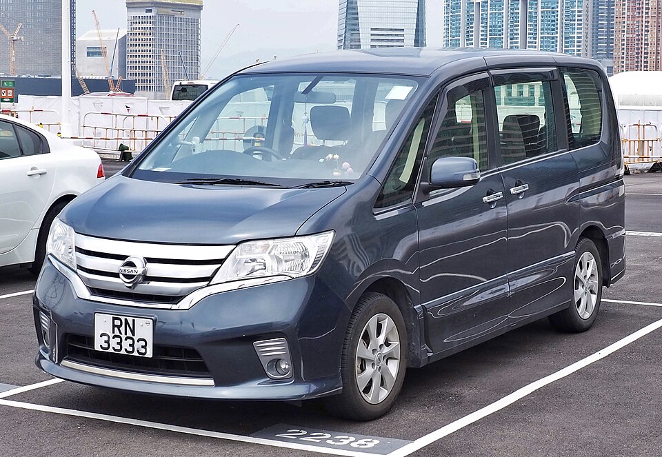 日産 セレナ 4代目 前期 ハイウェイスター の外観写真