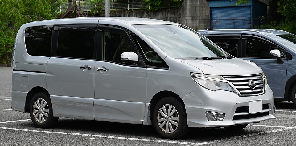 日産 セレナ 4代目 ハイウェイスター の外観写真