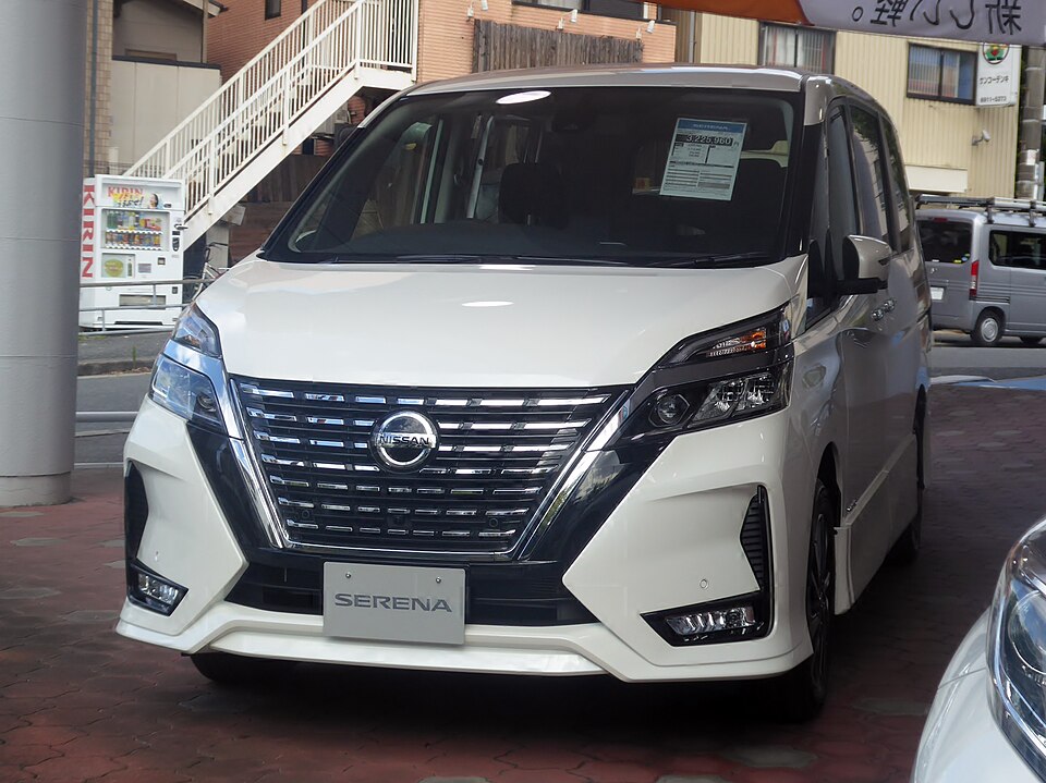 日産 セレナ 5代目 後期 ハイウェイスター の正面写真