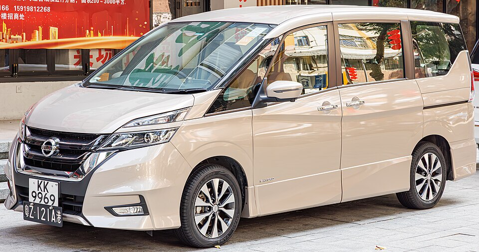 日産 セレナ 5代目 の外観写真