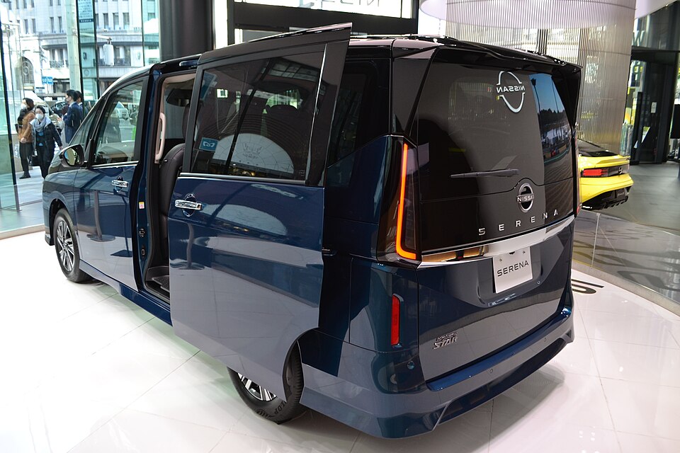 日産 セレナ 6代目 ハイウェイスター の外観写真