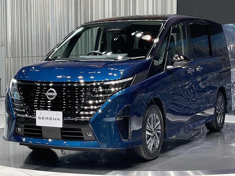 日産 セレナ 6代目 の正面写真