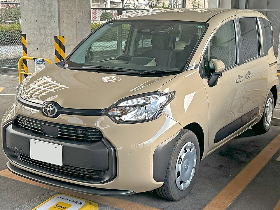 トヨタ シエンタ 3代目 の正面写真