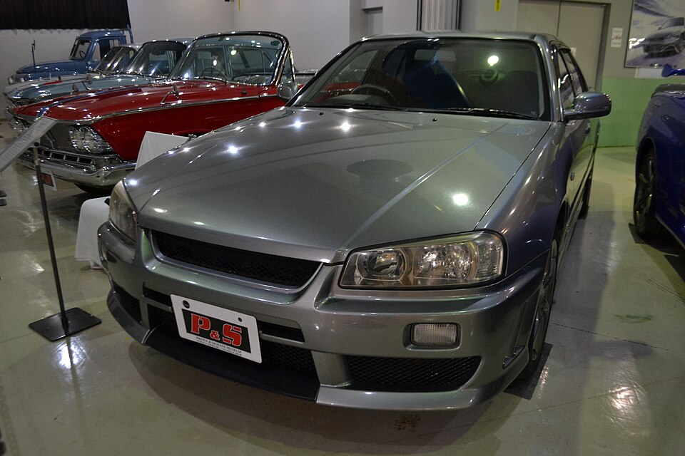 日産 スカイライン 10代目 (R34) の外観写真