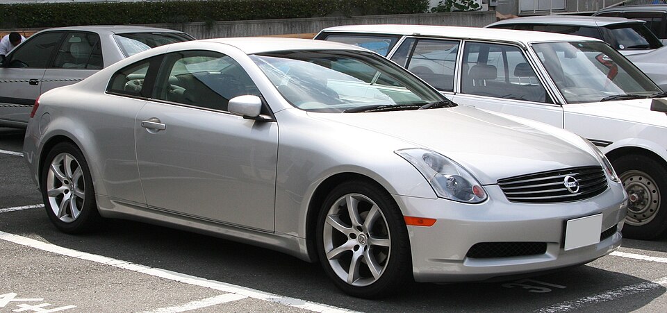 スカイライン 11代目 (V35) 通期 の顔