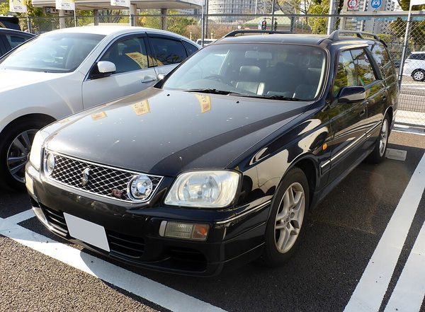 ステージア 初代 の正面写真