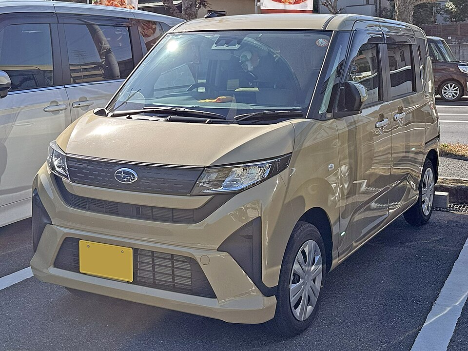 スバル ステラ 4代目 の斜め前写真