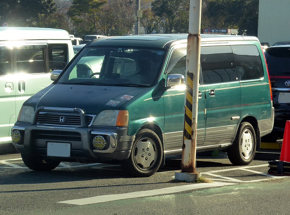 ホンダ ステップワゴン 初代 通期 の写真