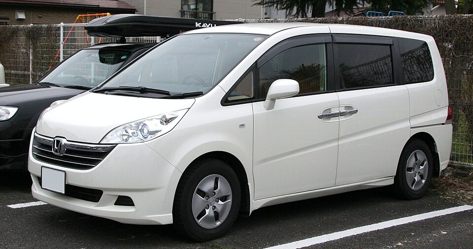 ホンダ ステップワゴン 3代目 の外観写真