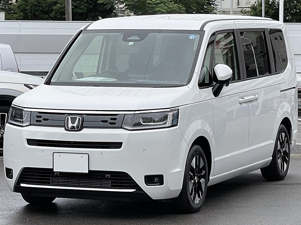 ホンダ ステップワゴン 6代目 の正面写真