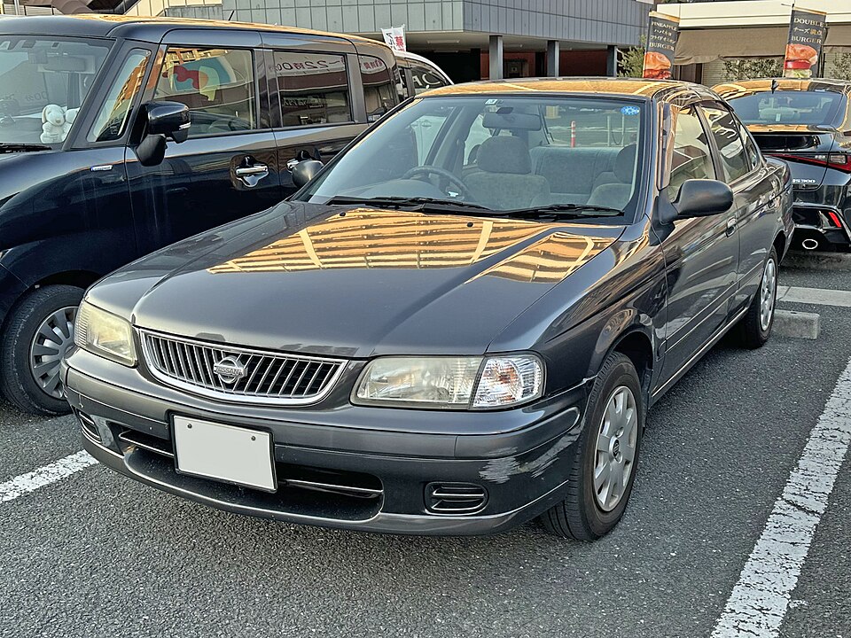 日産 サニー 9代目 の正面写真