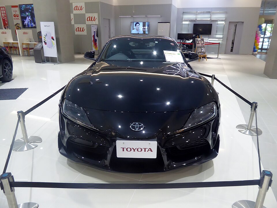 トヨタ スープラ 3代目 GRスープラ の正面写真