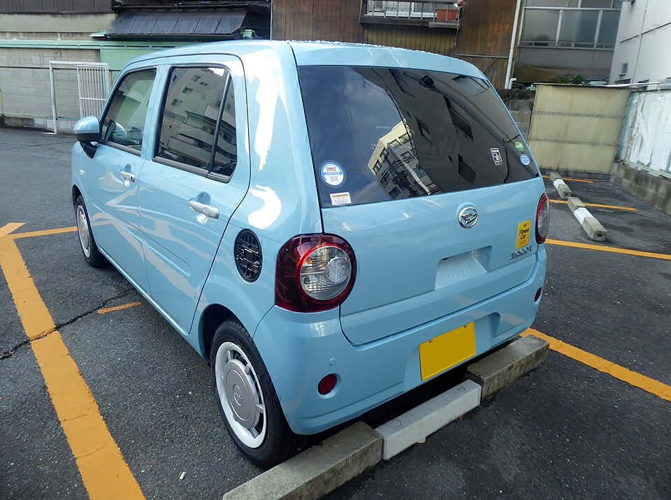 ダイハツ ミラ トコット 初代 の後方写真