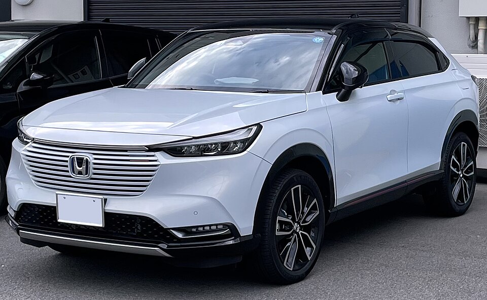 ホンダ ヴェゼル 2代目 の斜め前写真