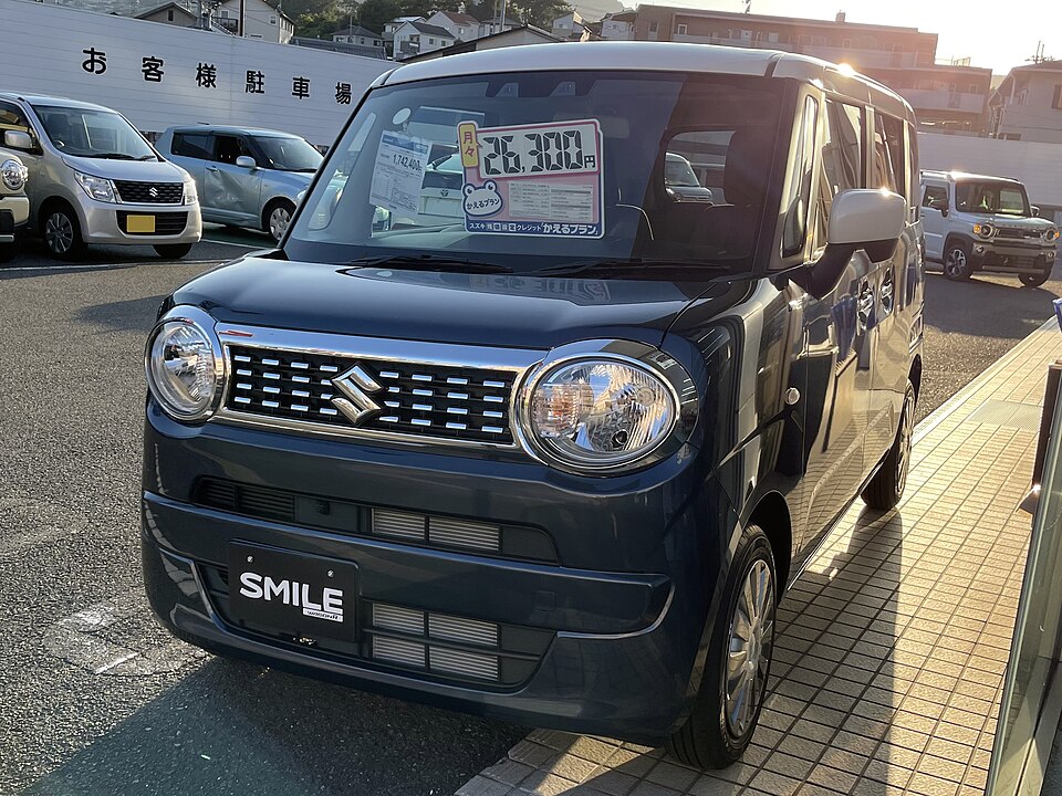 スズキ ワゴンRスマイル 初代 の外観写真