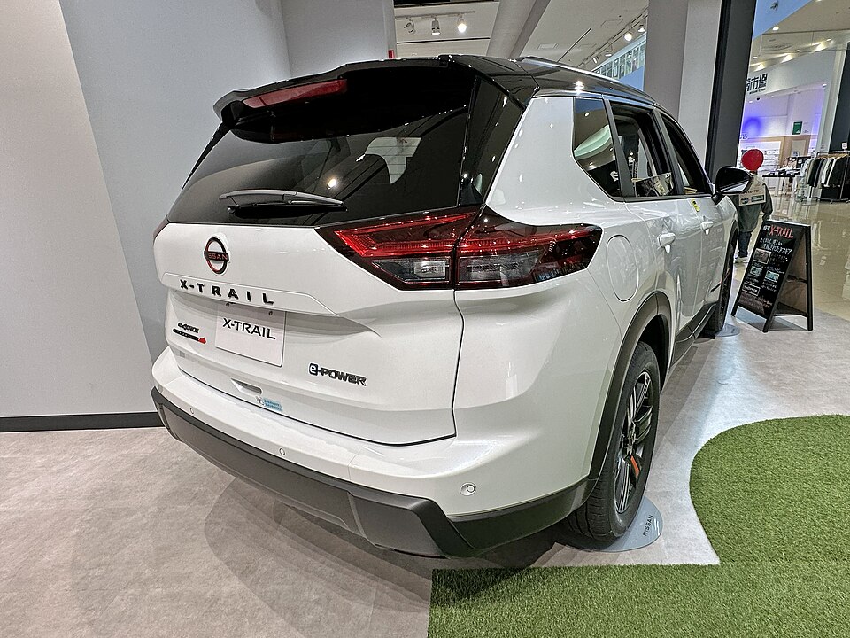 日産 エクストレイル 4代目 ROCK CREEK の後方写真