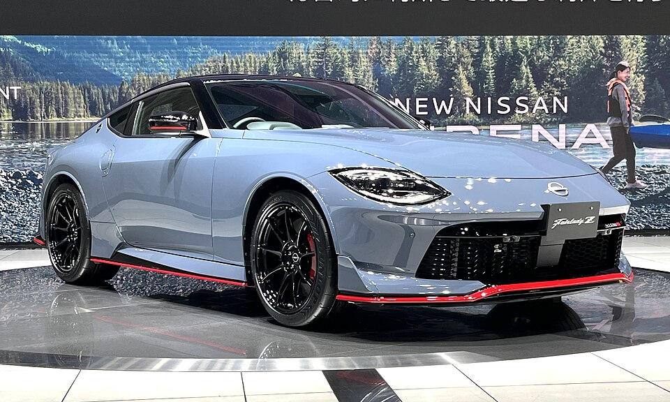 日産 フェアレディZ 7代目 NISMO の斜め前写真